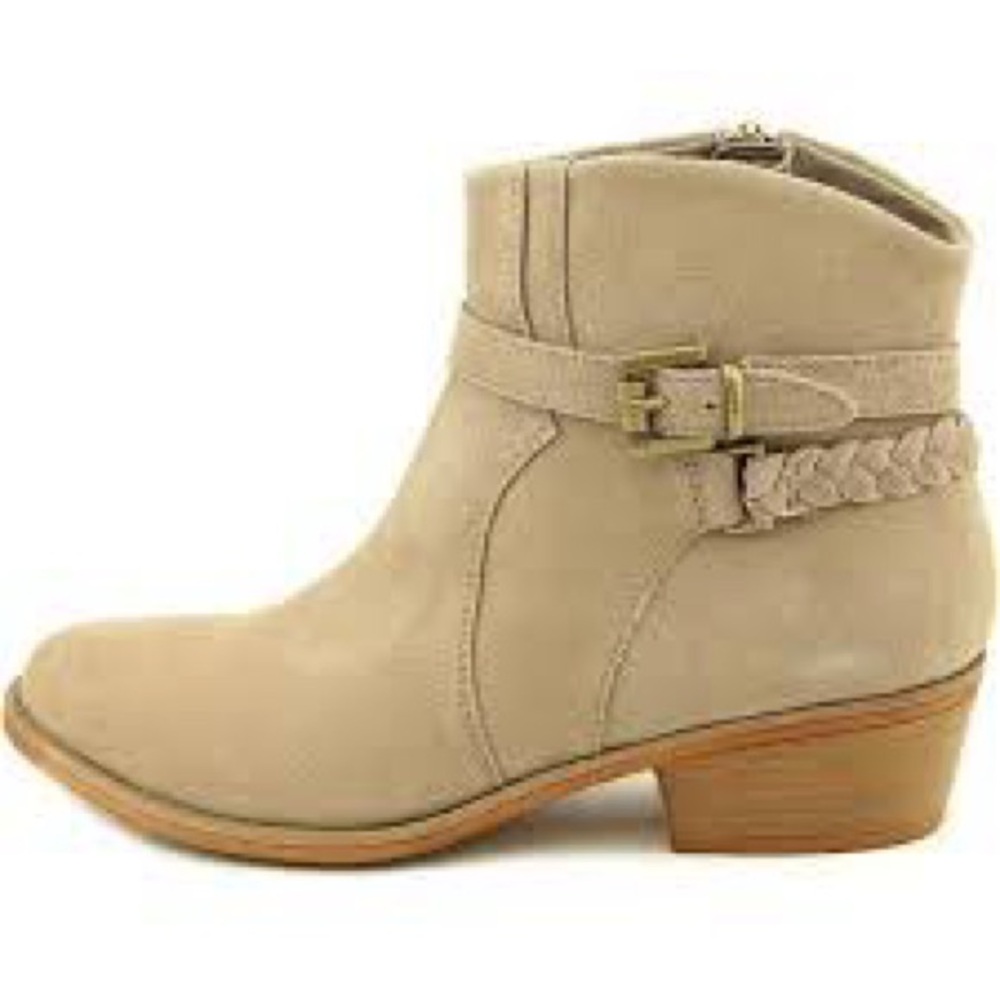 Baretraps Beige Leather Bootie Boots Western Boot Size 6.5